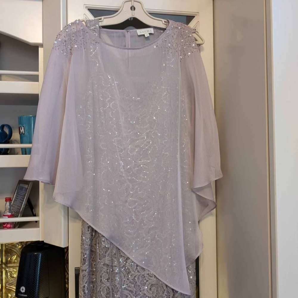 Elegant Silver Evening Gown with Sheer Overlay - Picture 3 of 6